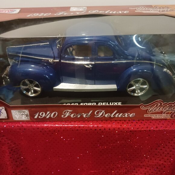 Motor Max 1940 Ford Deluxe Die Cast Car - Picture 1 of 9